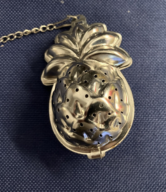 Pineapple Shaped Loose Leaf Tea Infuser - Stainless Steel gallery