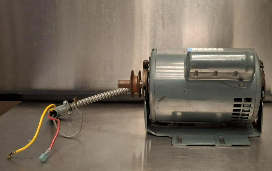 Double Stack Dryer Motor 1Ph Speed Queen/Huebsch P/N 430163, 431325P [USED] gallery
