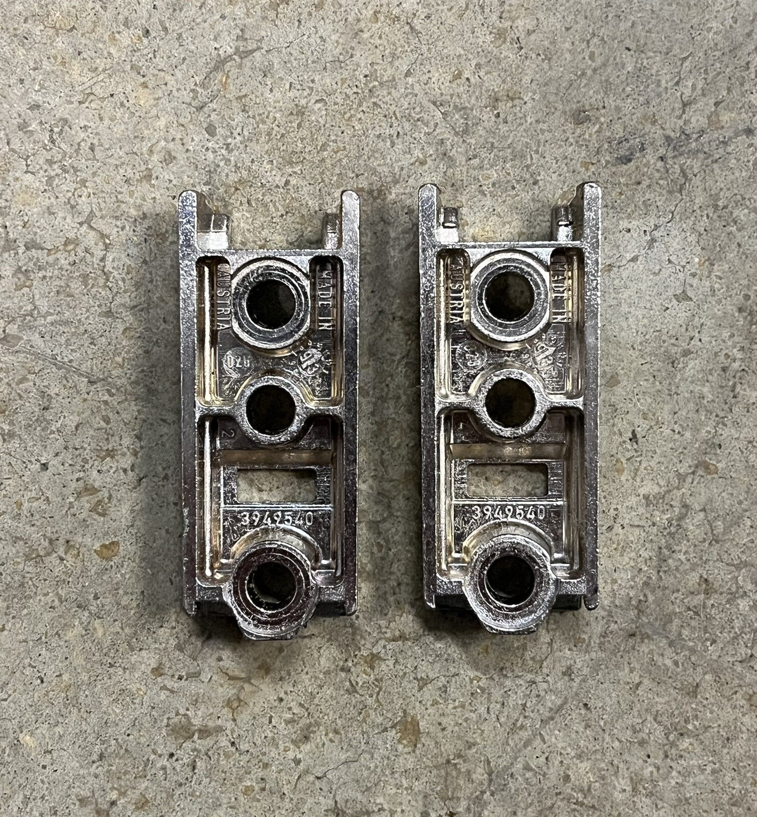 Grass 1.3mm Straight Base Plate Clip On Mounting For 1006-30 Hinge Lot x2 gallery