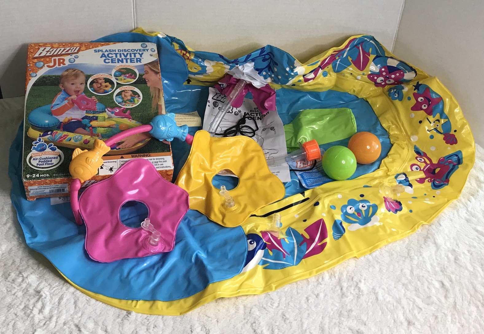 BANZAI Jr. Splash Discovery Activity Center Water Play Set 9-24 Months gallery