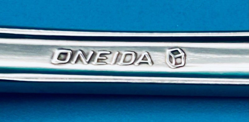 Oneida DAMASK ROSE Dinner Fork 8 1/8" Stainless Flatware BOX/CUBE gallery