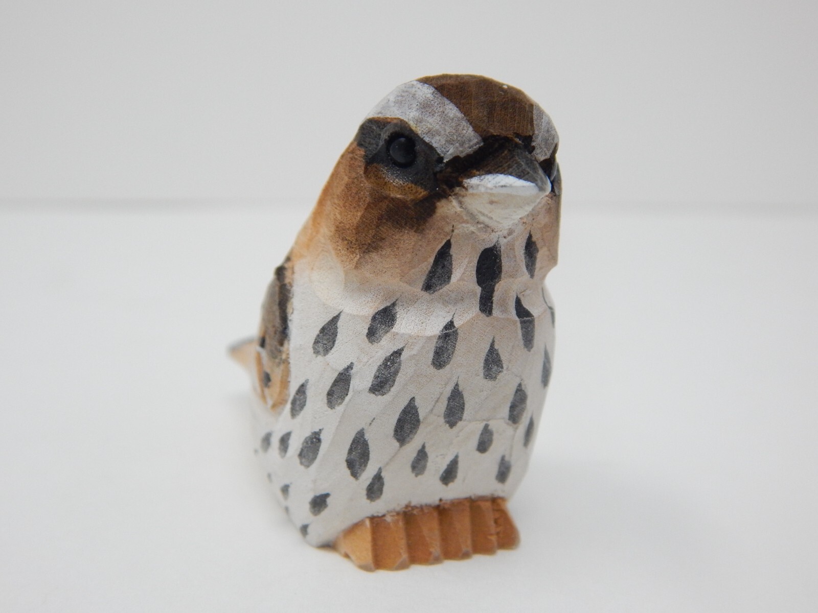 Sparrow Bird Figure Statue Small Wood Sculpture Decor Carve Miniature Thrush gallery