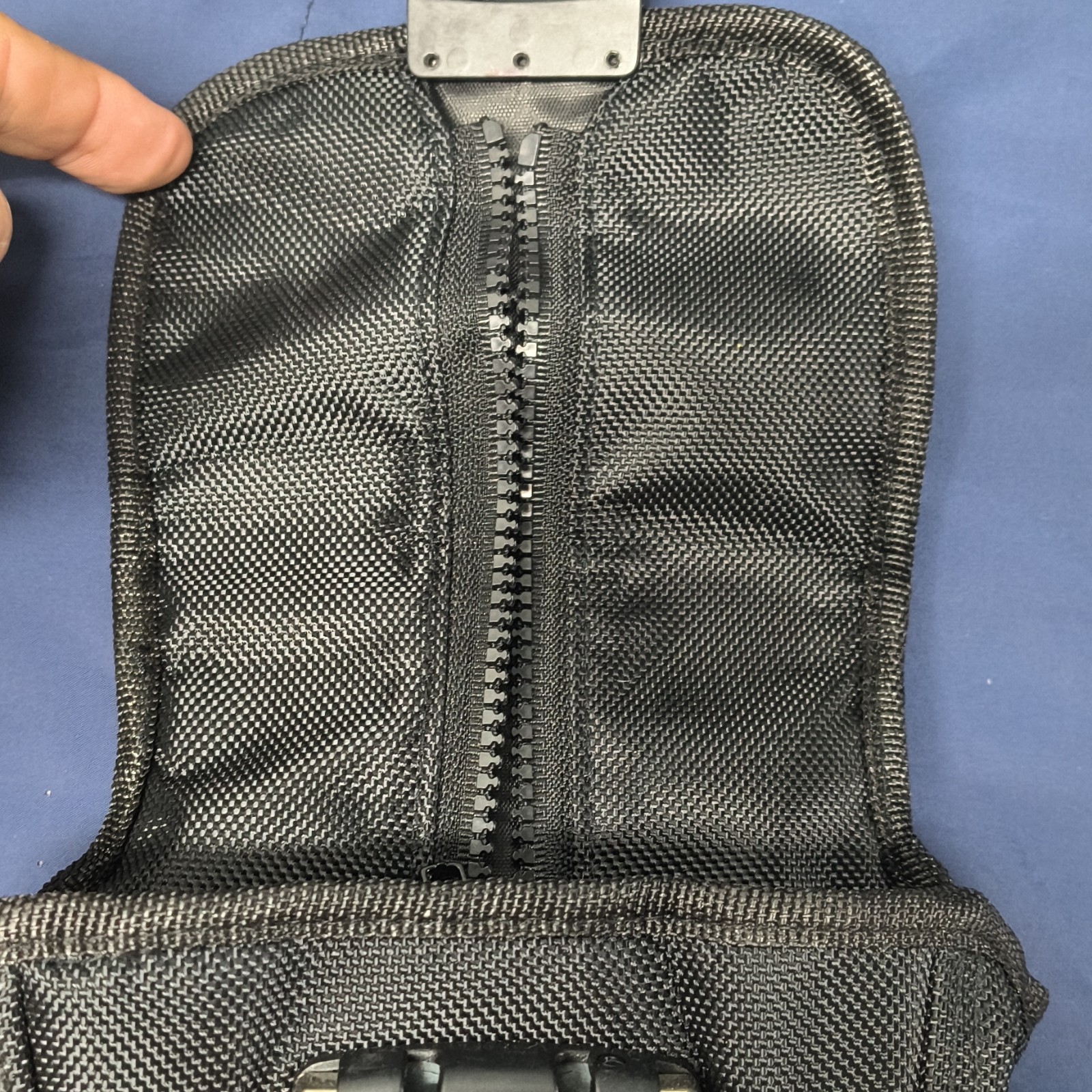 Aqua Vault Flexsafe Anti-Theft Portable Safe RFID Water Splash Resistant - NEW gallery