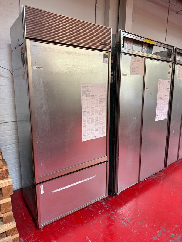 36” Subzero Refrigerator Freezer Panel Ready BI36UORH (Used 2014) gallery
