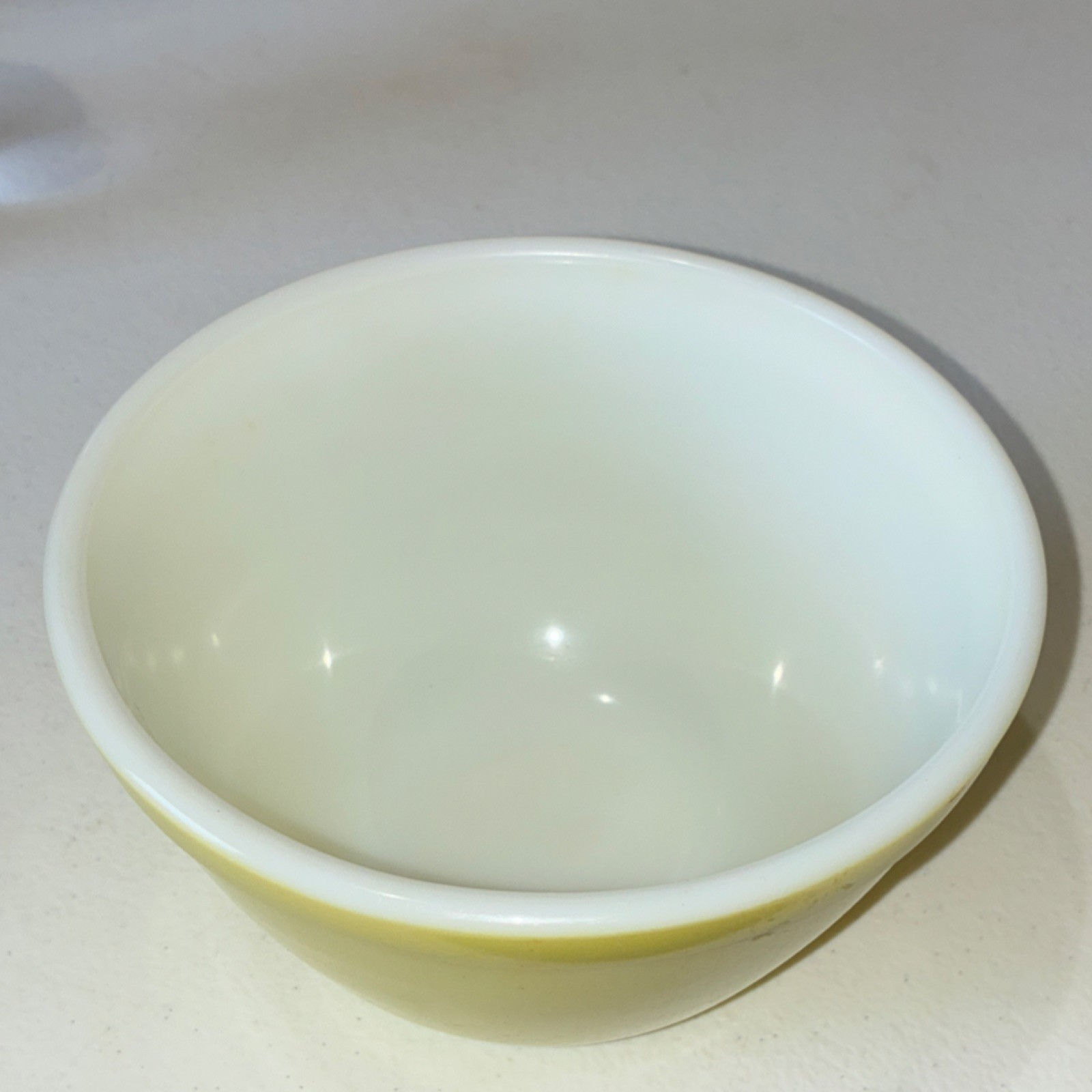 PYREX 401 Primary Color 1 1/2 pt yellow bowl gallery