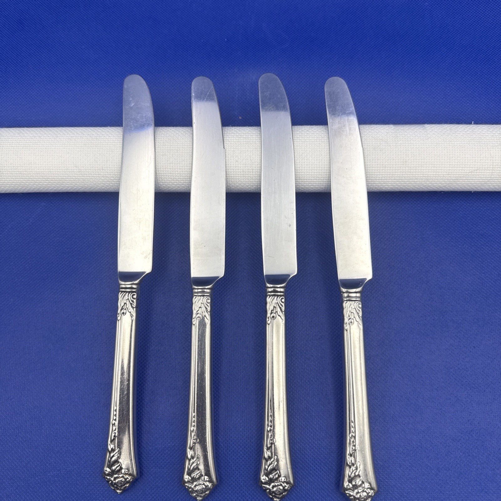 Oneida DAMASK ROSE Stainless Dinner Knife Heirloom CUBE Glossy Flatware Set 4 gallery