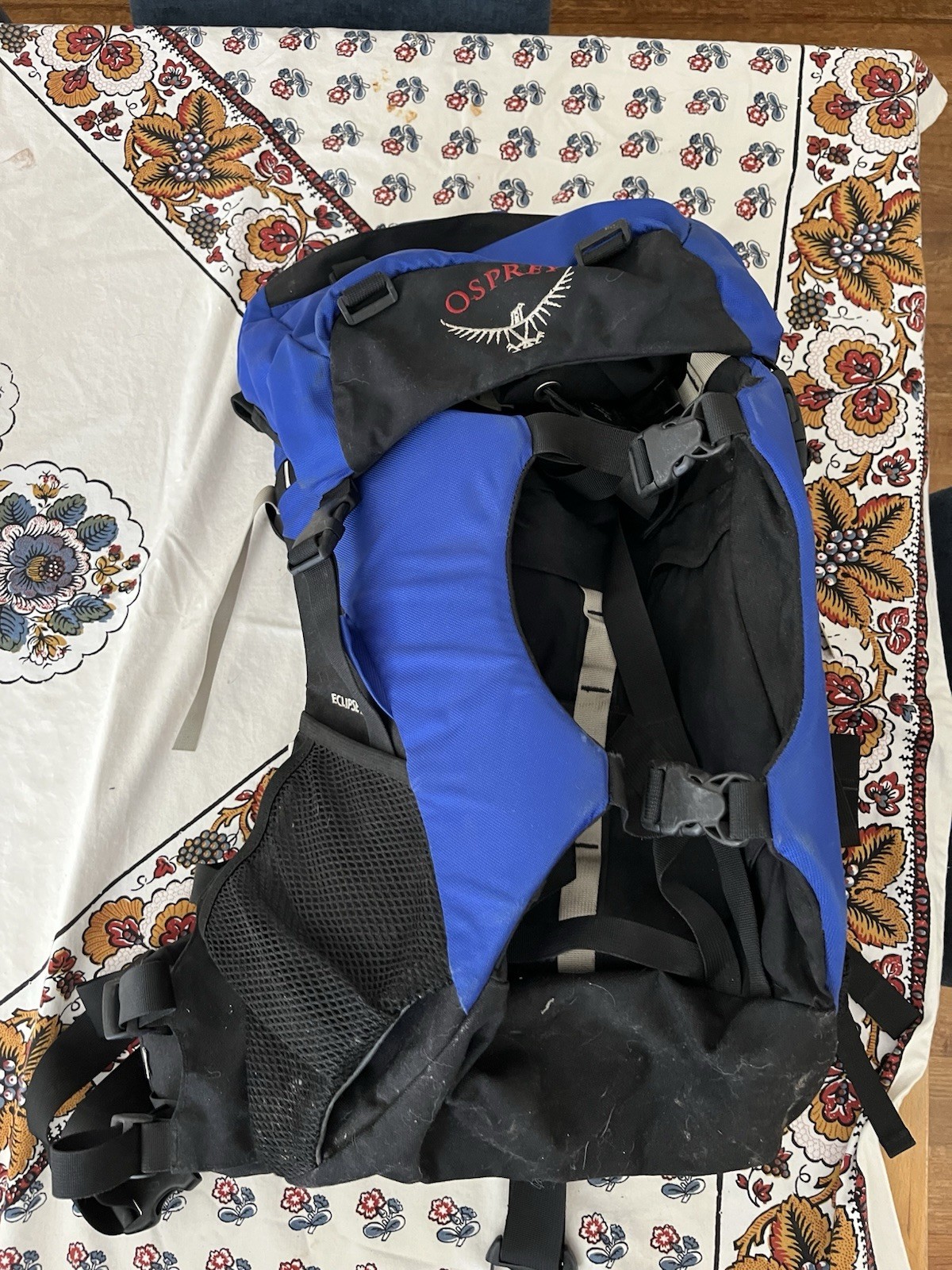 Osprey Eclipse 36 Backpack Size Medium Camping Hiking Pack Blue Black Padded