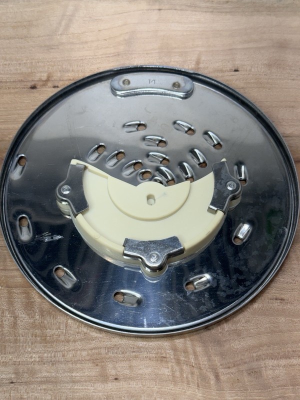 Cuisinart DLC-037 Medium Shredding Disc DLC-7 Food Processor OEM Japan gallery