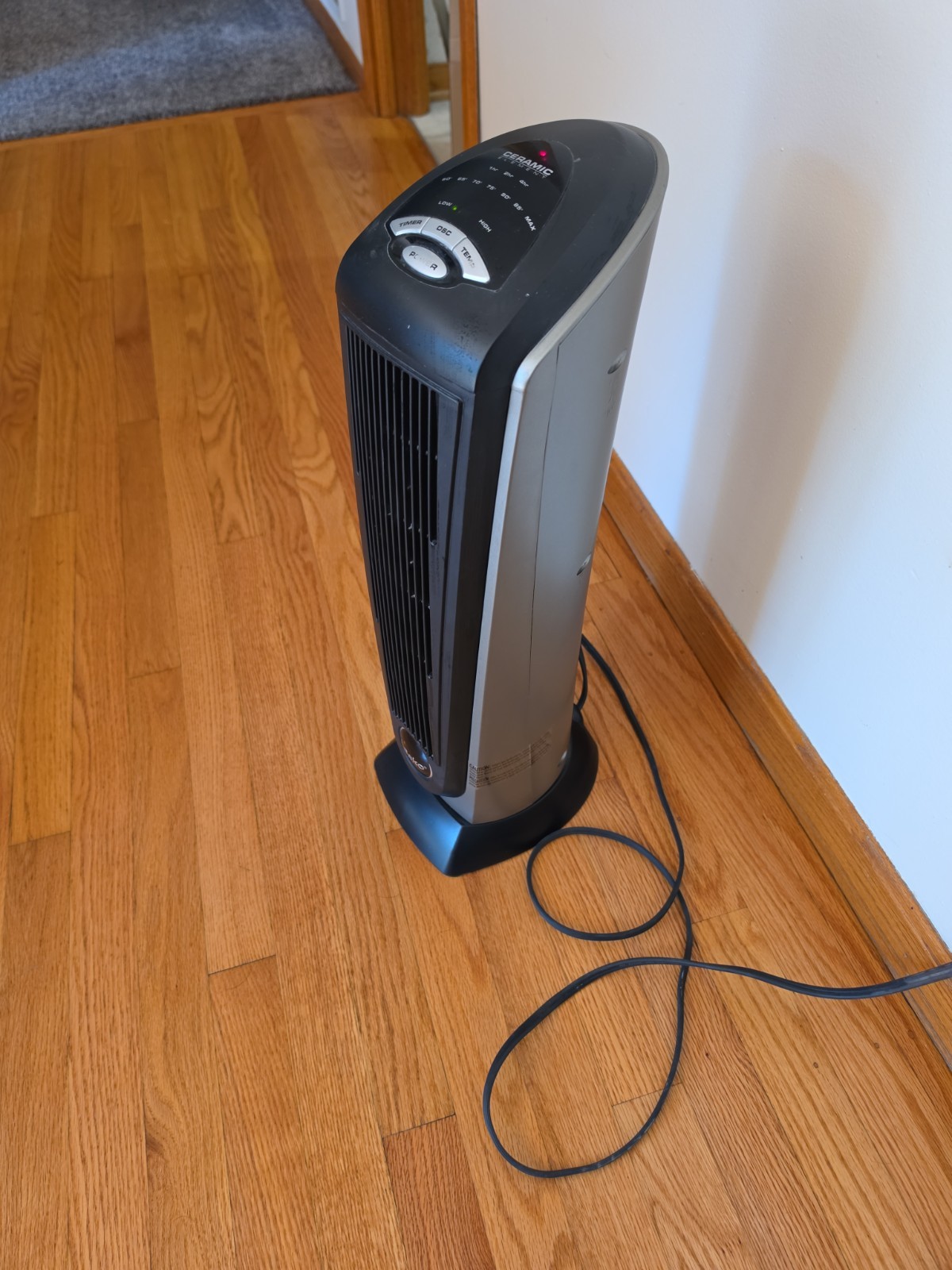 Lasko 751320 1500W Built-In Ceramic Tower Heater 23 in. - NO REMOTE - USED gallery