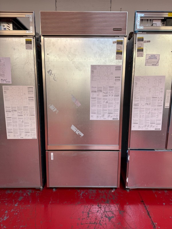36” Subzero Refrigerator Freezer Panel Ready BI36UORH (Used 2019) gallery