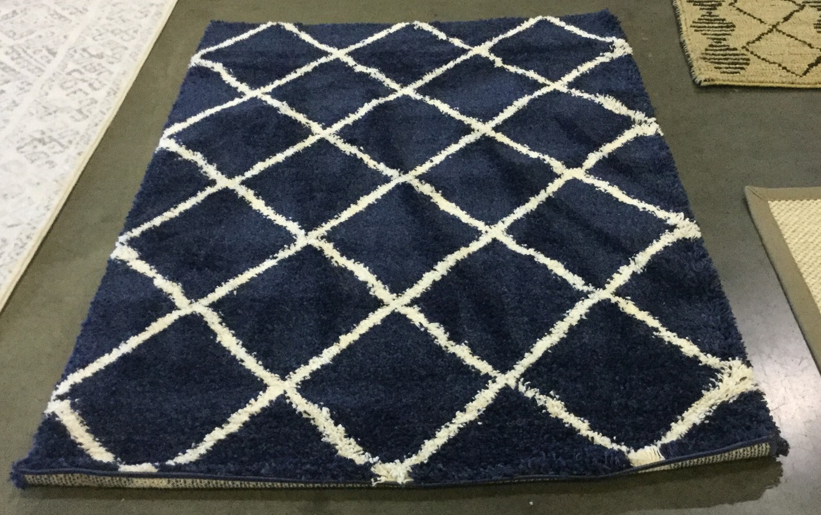 NAVY / IVORY 4' X 6' Flaw in Rug, Reduced Price 1172658471 SGH222N-4 gallery