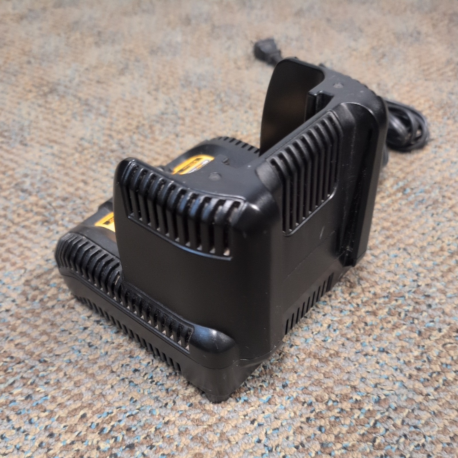 Dewalt DCB114 40v Max Li-Ion Battery Charger gallery