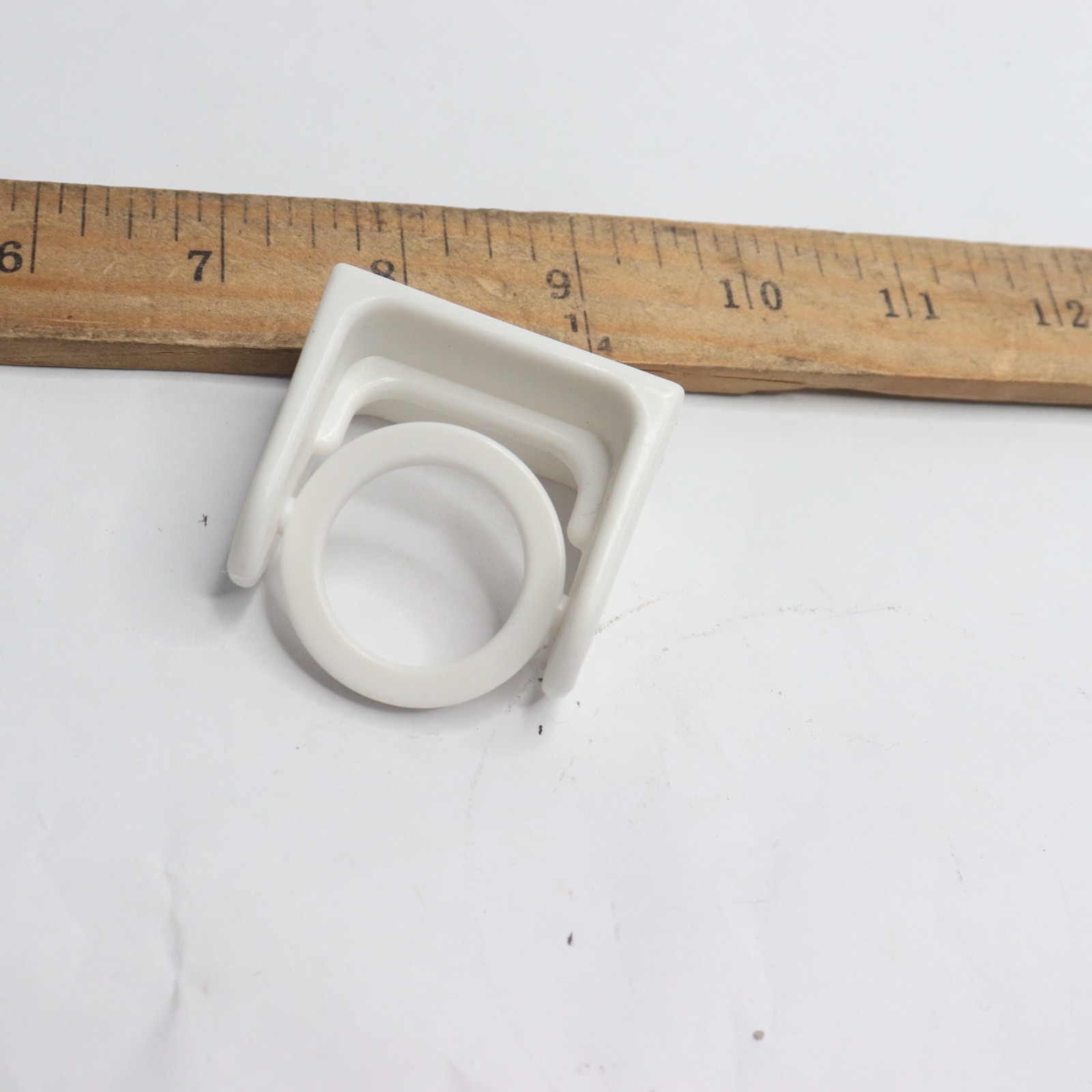 (3-Pk) Rotating Ring Hooks For Home Plastic White 1.97" x 1.18" x 1.57" gallery