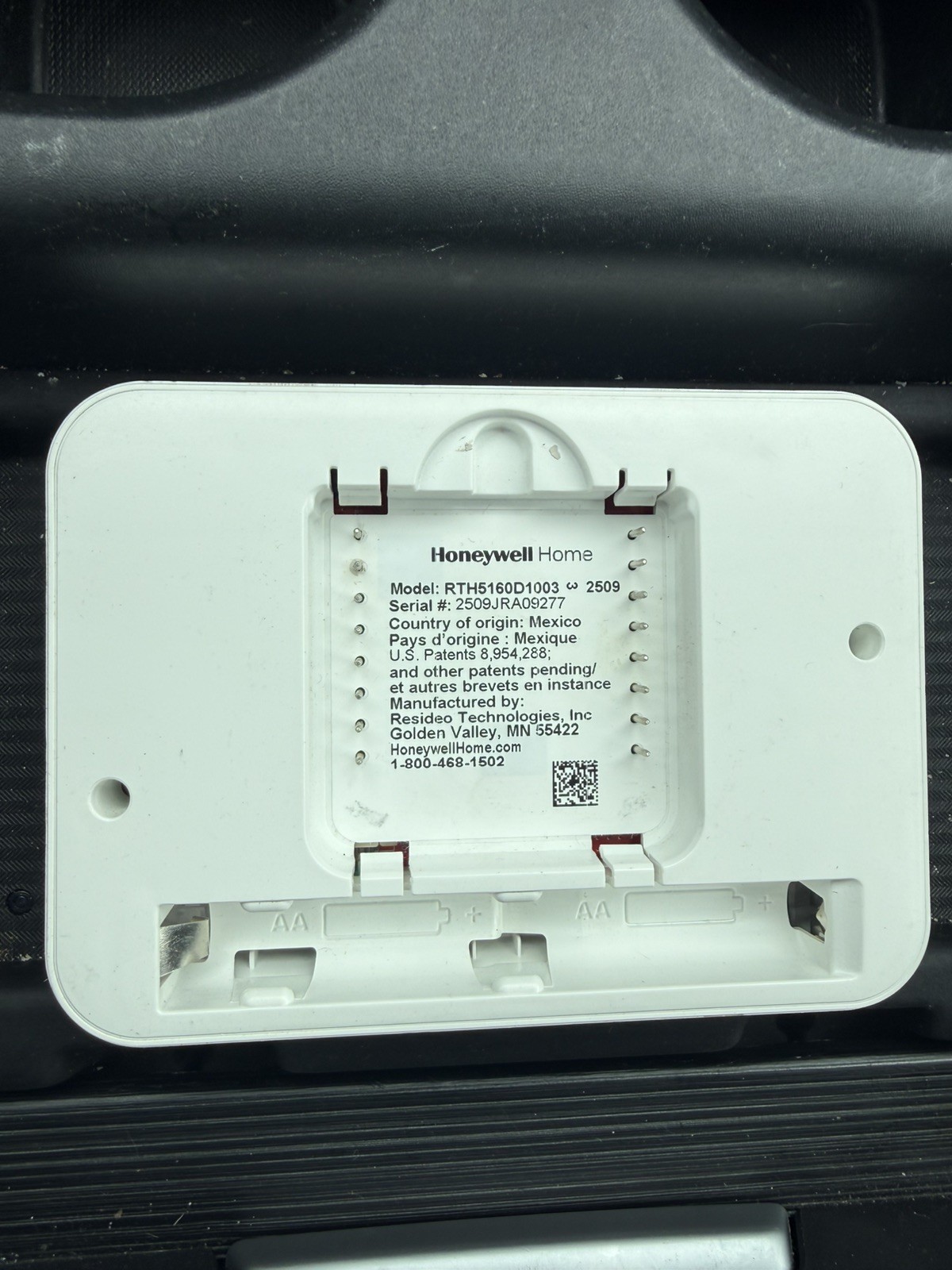 Honeywell RTH5160D1003 Non-Programmable Thermostat 1 Heat/1 Cool Stages. gallery