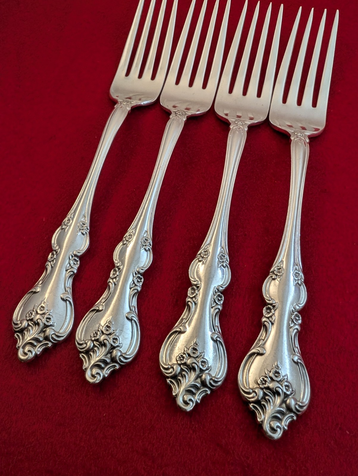 Set Of 4 International Deep Silver SilverPlate ORLEANS Dinner Forks 7 3/8" gallery