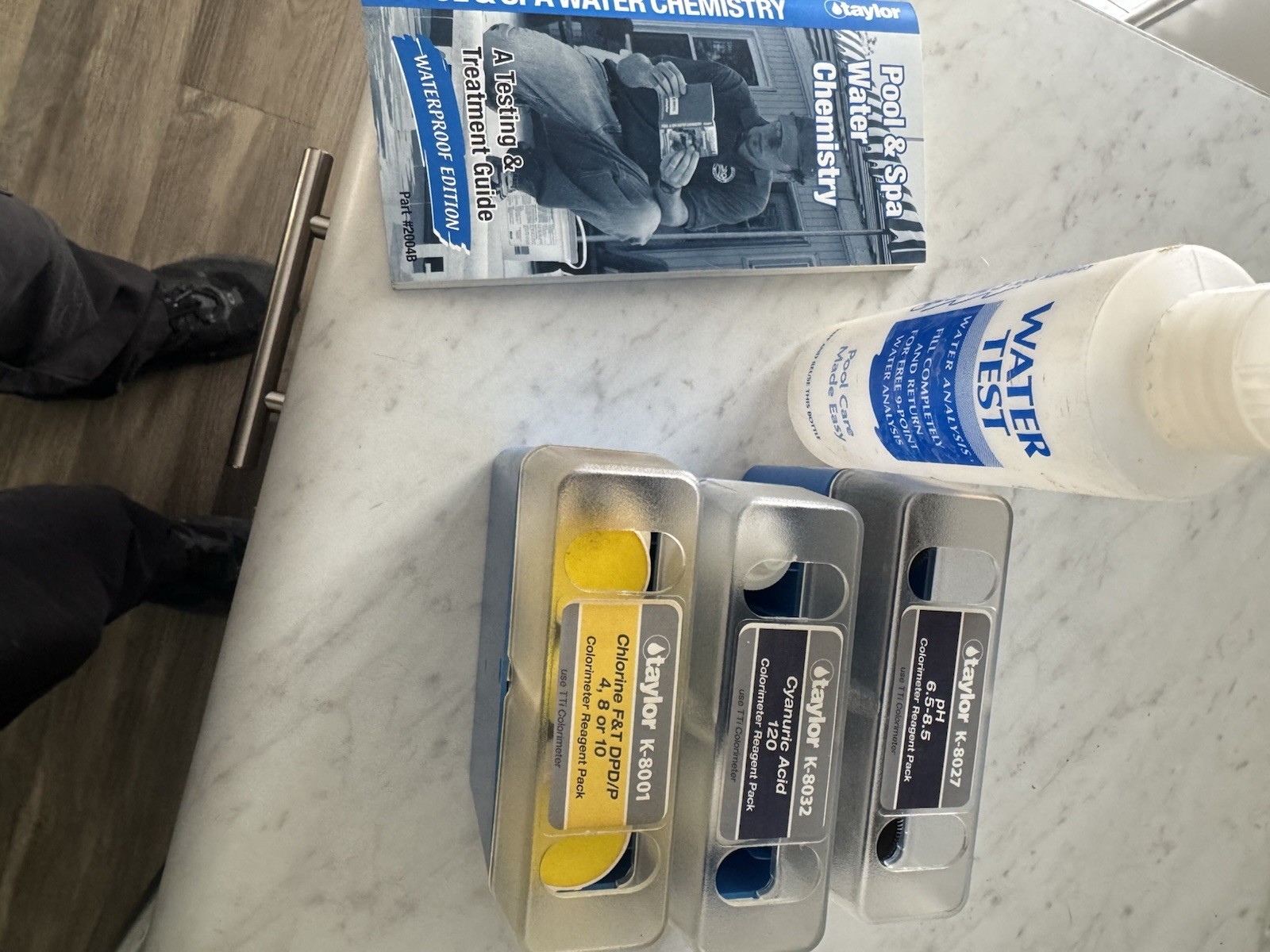 Taylor TTI 2000 Colorimeter Pool & Spa Test Kit Chlorine pH CYA, Vials gallery