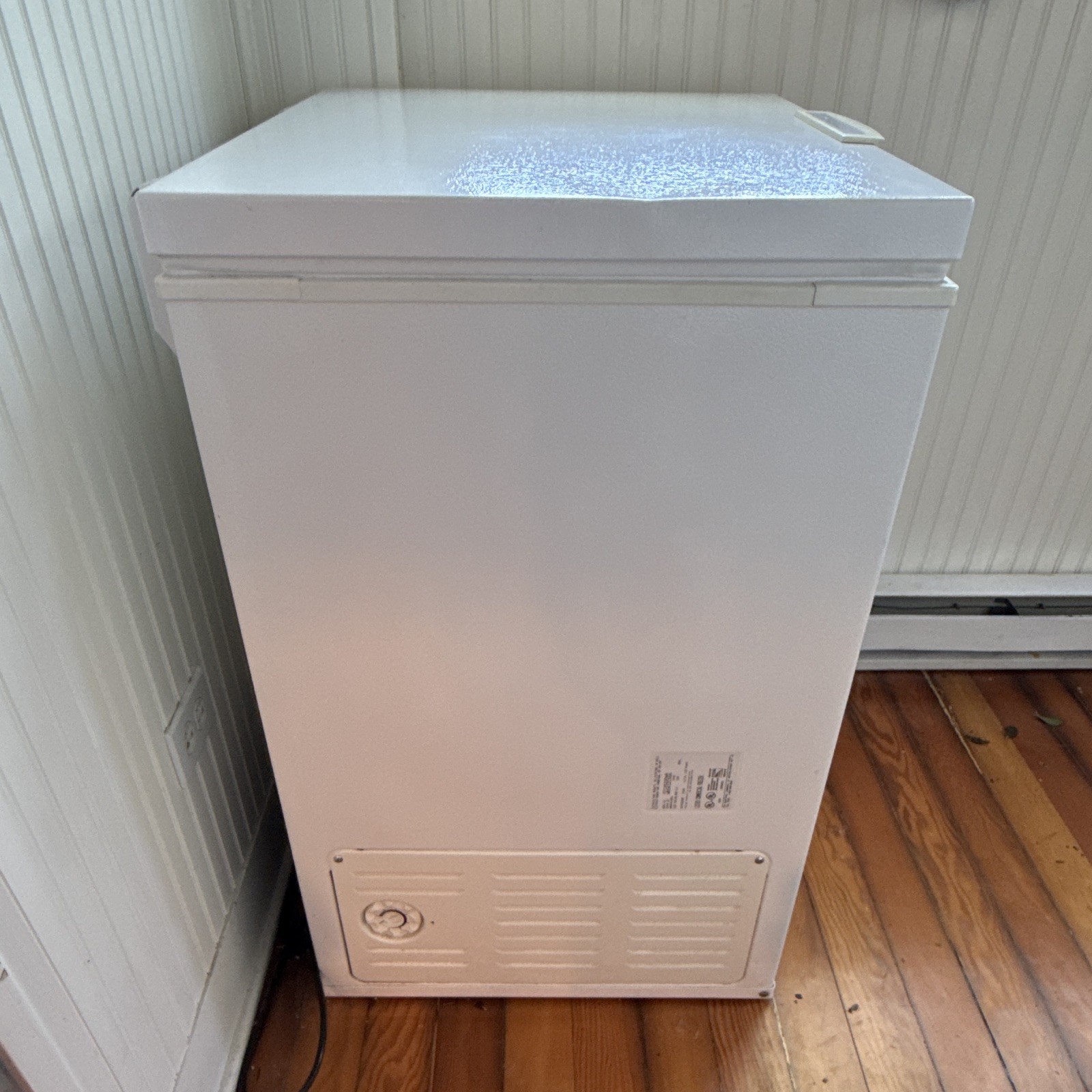 White Frigidaire Medium Sized Free Standing Commercial Freezer gallery