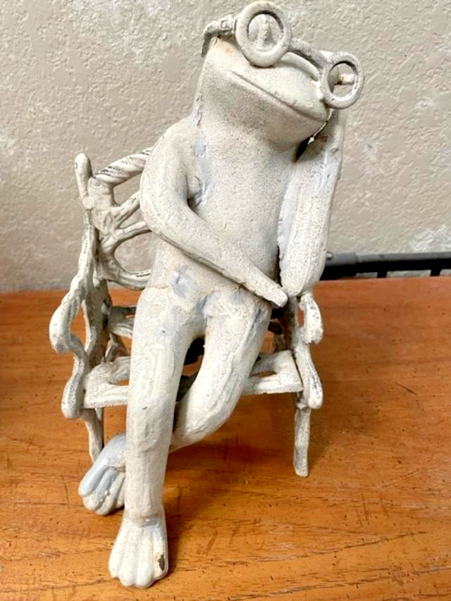 Heavy Cast Iron Gray Frog Sitting on a Bench: Yard Art 9 lbs Free Shipping gallery