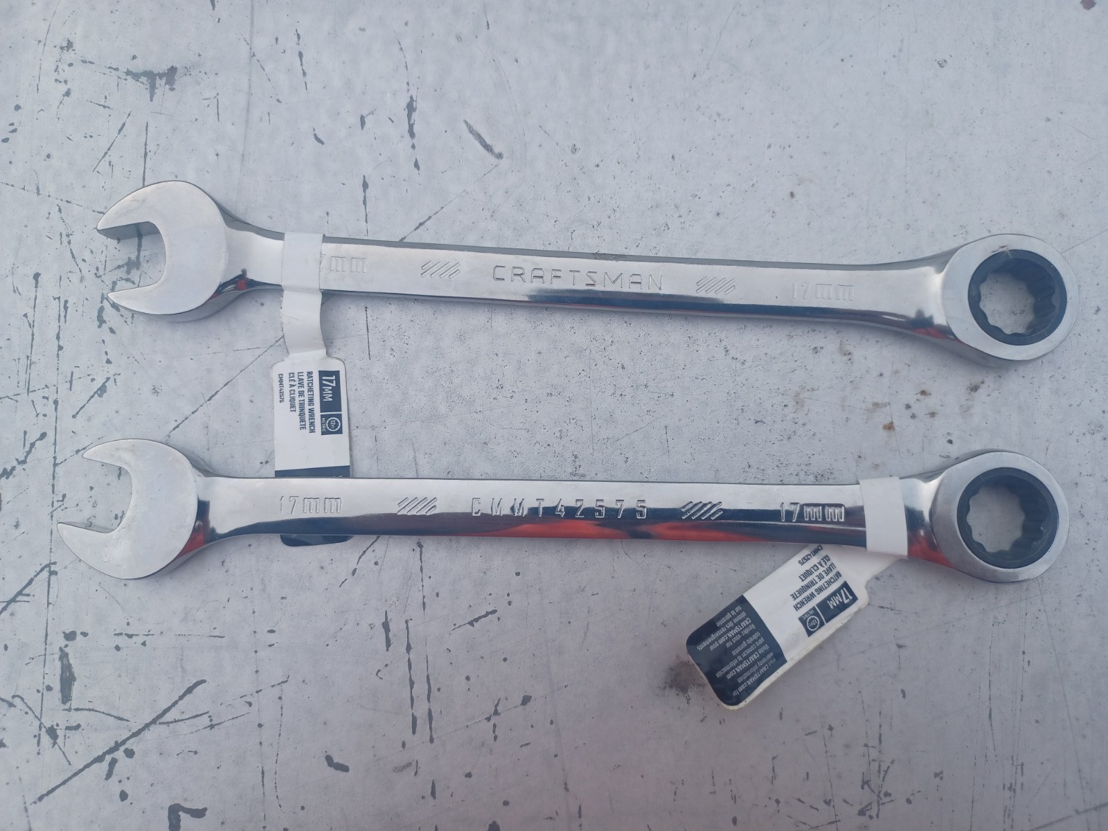 TWO PACK Craftsman Metric Combination Ratcheting Wrenches 12pt - 17mm 17mm gallery
