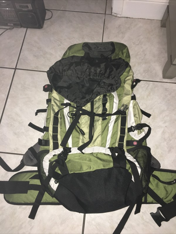Swiss Gear Hiking Back pack with back support green used