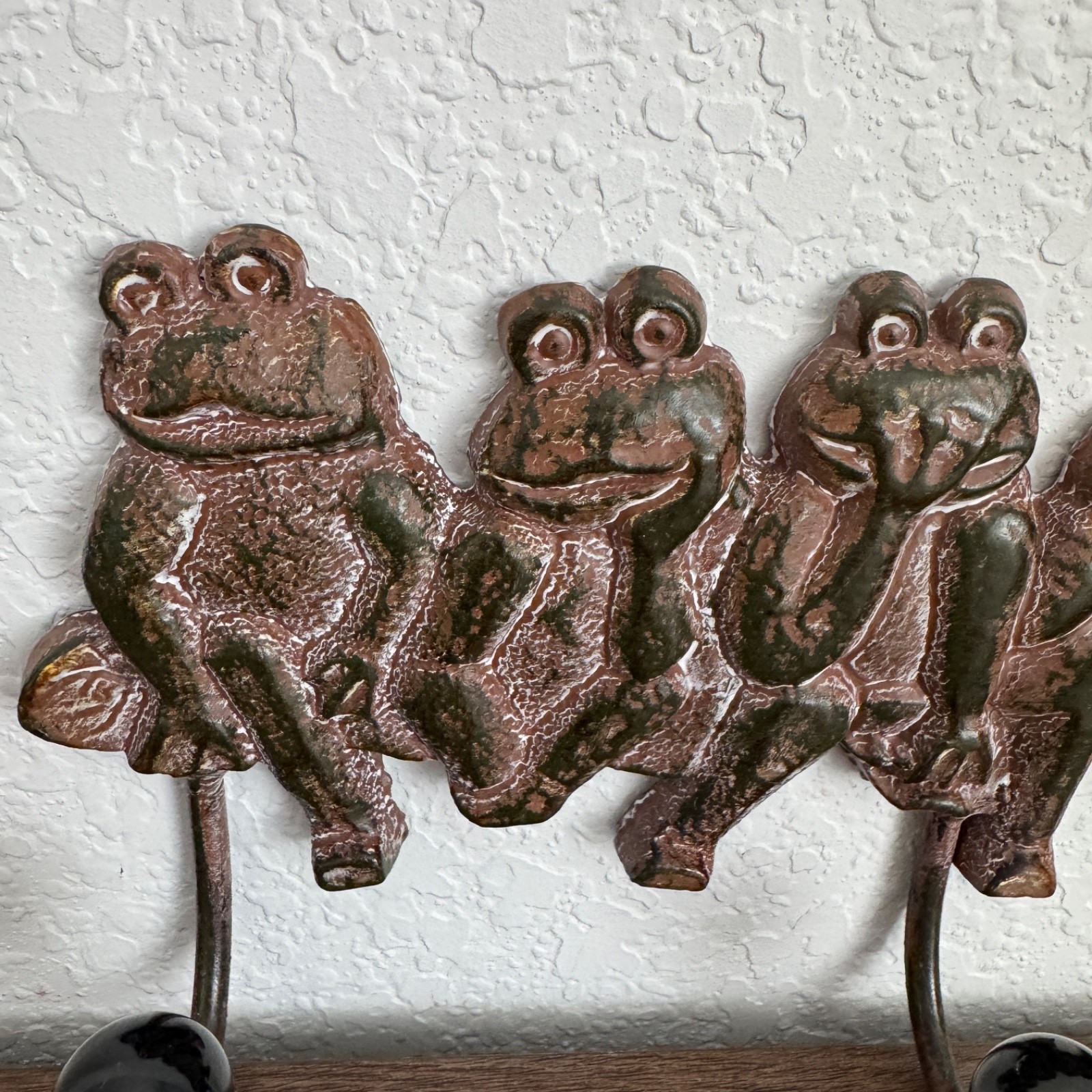 6 Frogs Cast Iron 3 Hook Coat Rack Garden Rustic Decor 11.5” wide x 5" high gallery
