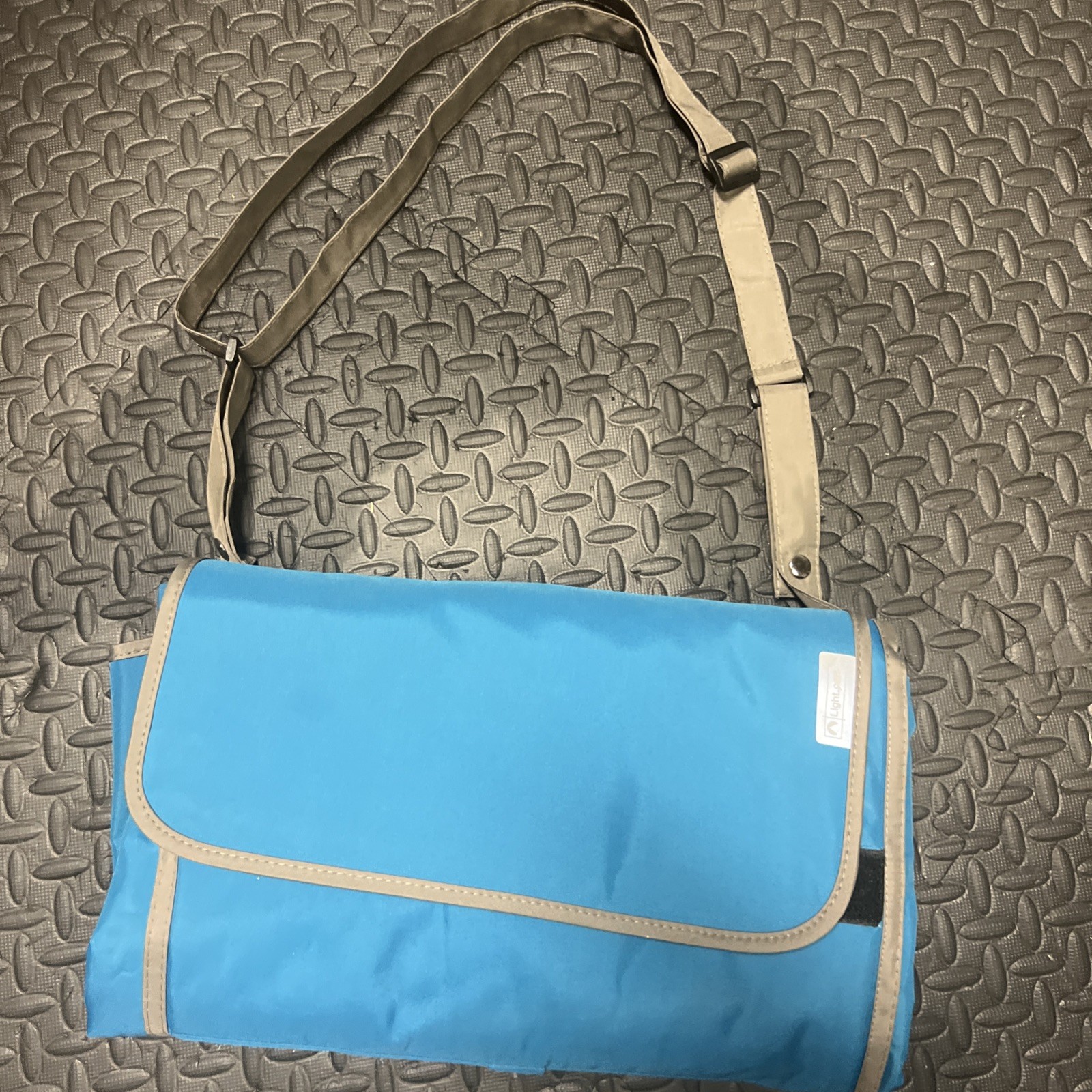 Light Speed Outdoor Waterproof Blanket NWT Blue Foldable Into A Tote With Pouch gallery