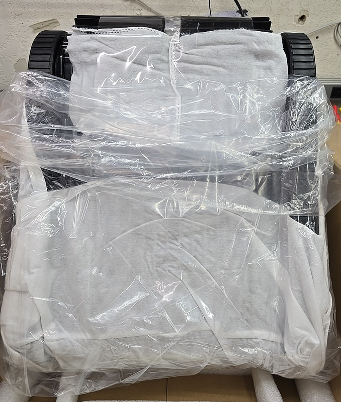 IGarden Robotics K20 Pool Cleaner gallery