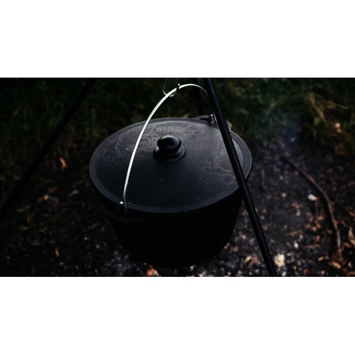 Cast iron tourist cauldron with cast iron lid 12 liters. Thickness 4.4 mm gallery