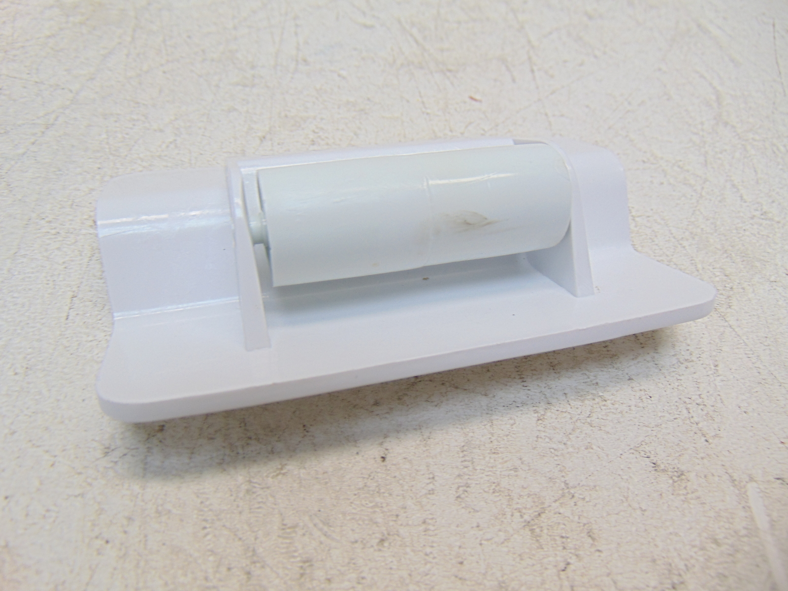 Frigidaire Refrigerator FRFS282LAF6 Deli Pan Roller Assembly gallery