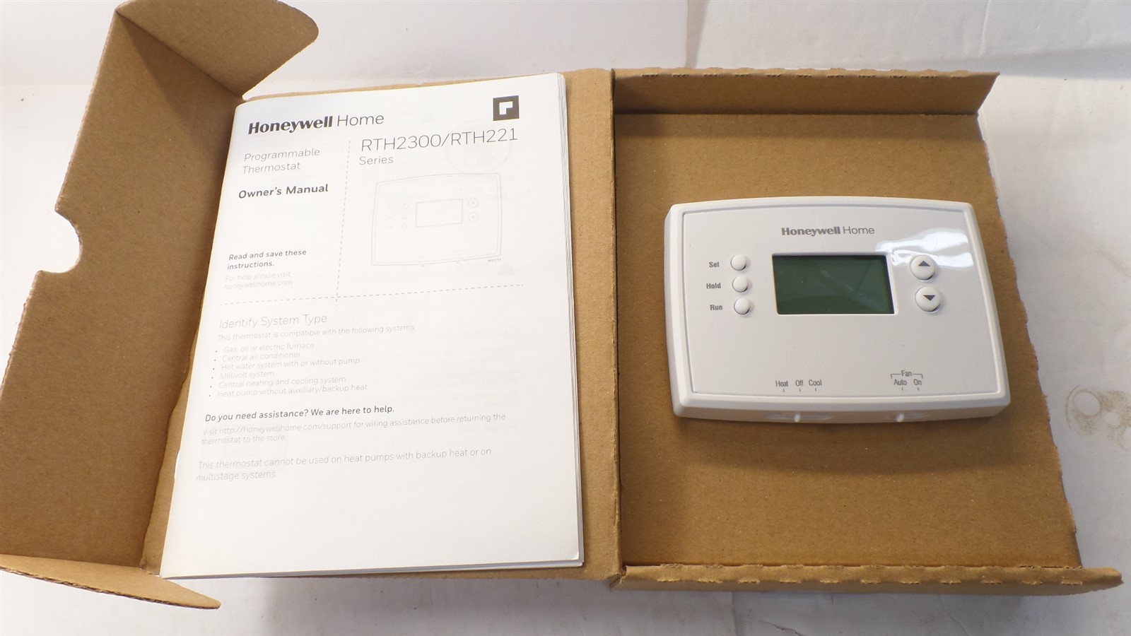 HONEYWELL RTH221B 1-WEEK PROGRAMMABLE THERMOSTAT WITH DIGITAL DISPLAY gallery
