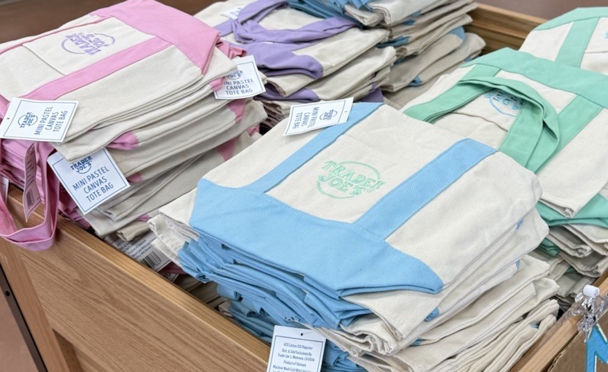 Trader Joe’s Mini Pastel Canvas Tote Bag Set Of 4 NWT Blue Green Pink Purple OBO gallery