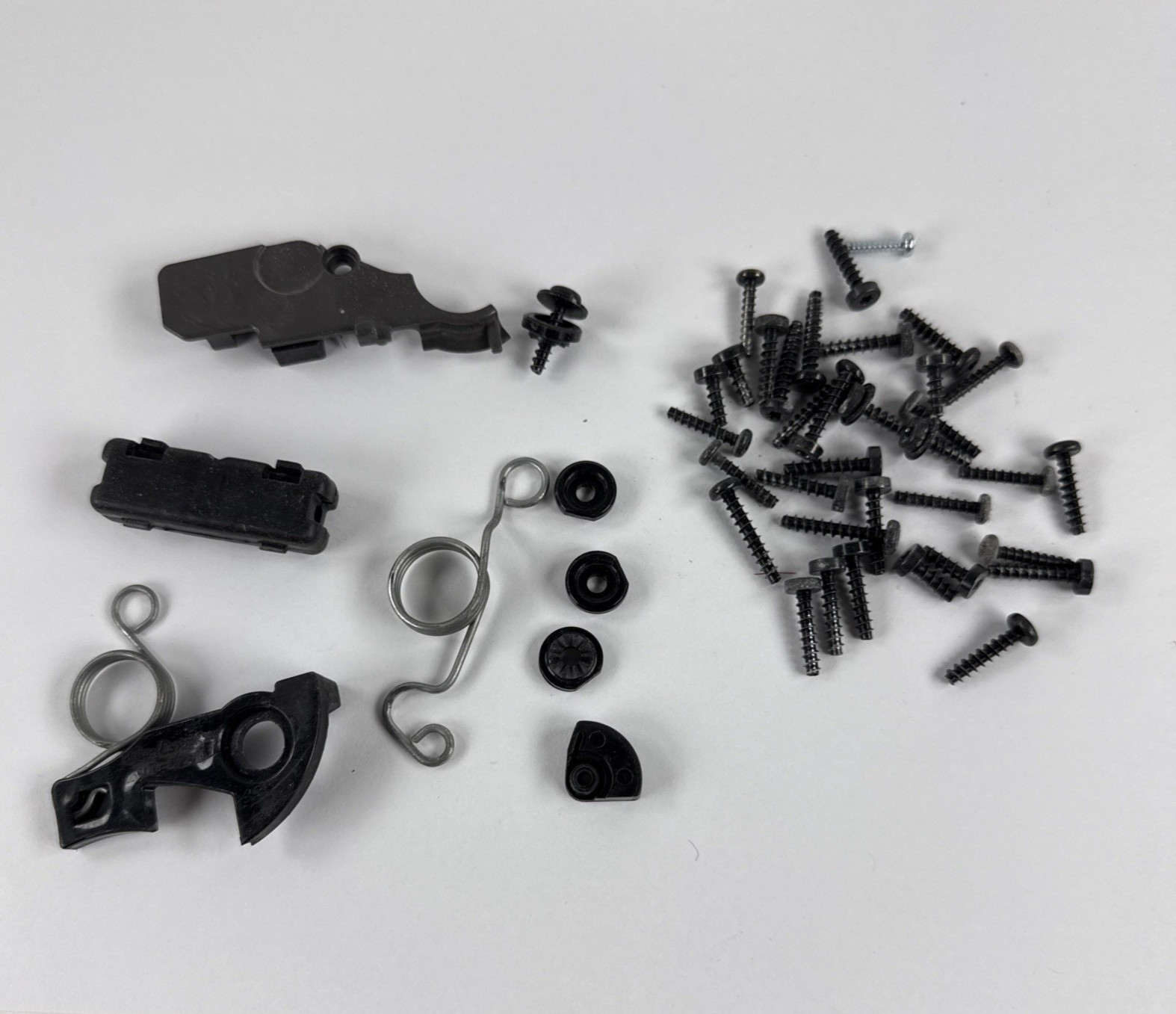 Dyson DC24 Multifloor Vacuum Miscellaneous Parts, Screws Lot gallery