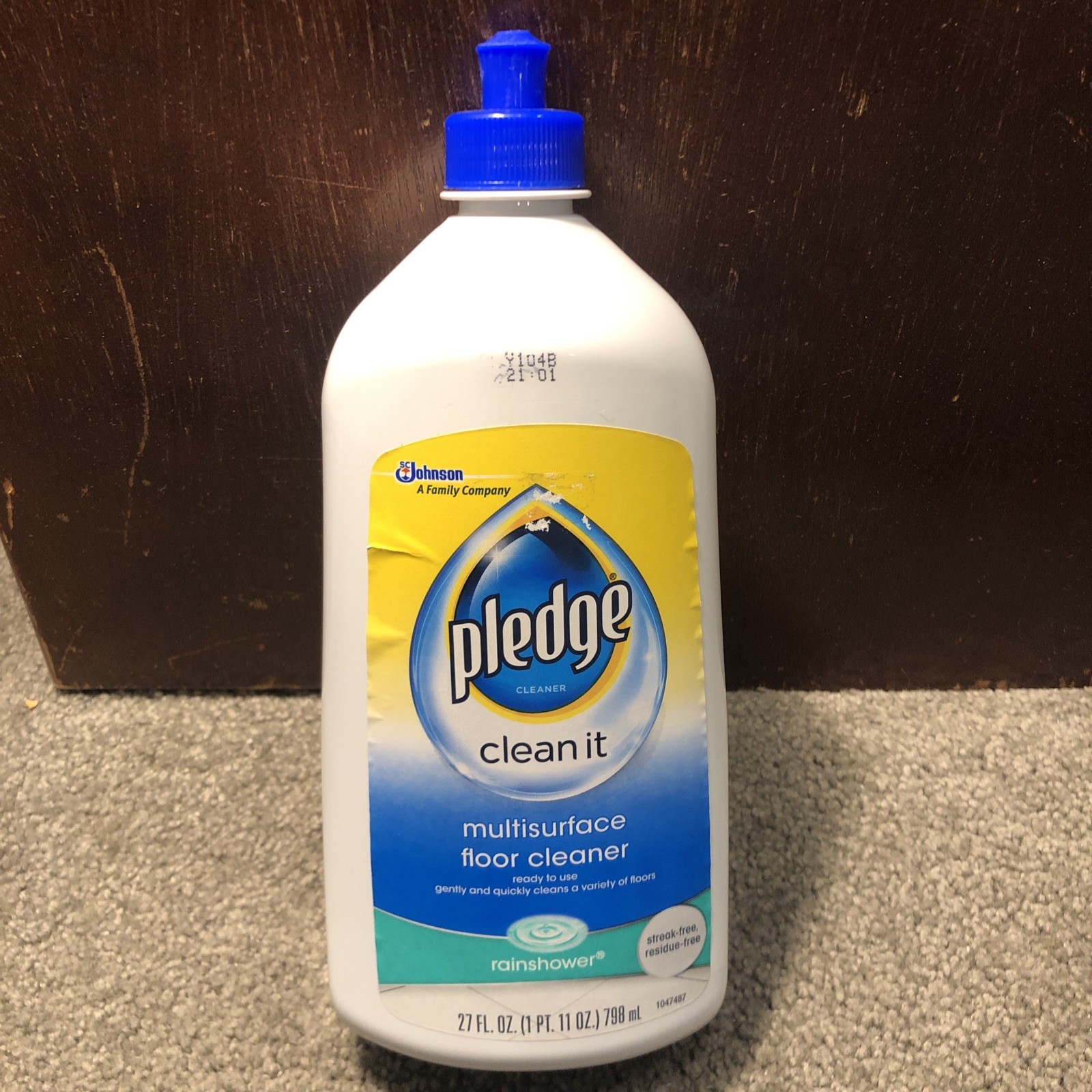 Pledge Clean It Multisurface Floor Cleaner Rainshower, 27oz gallery
