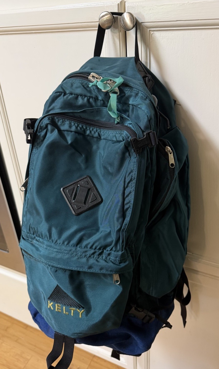 Kelty Red Wing Internal Frame Backpack Green And Black Excellent Condition 3