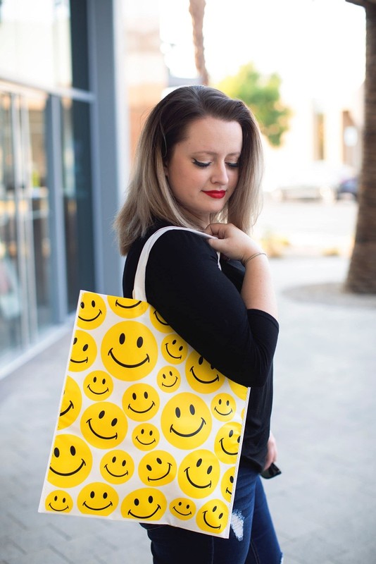 Bulk 25 Pack Smiley Face Reusable Shopping Tote Bags - 15x16 Inch Multicolor ... gallery