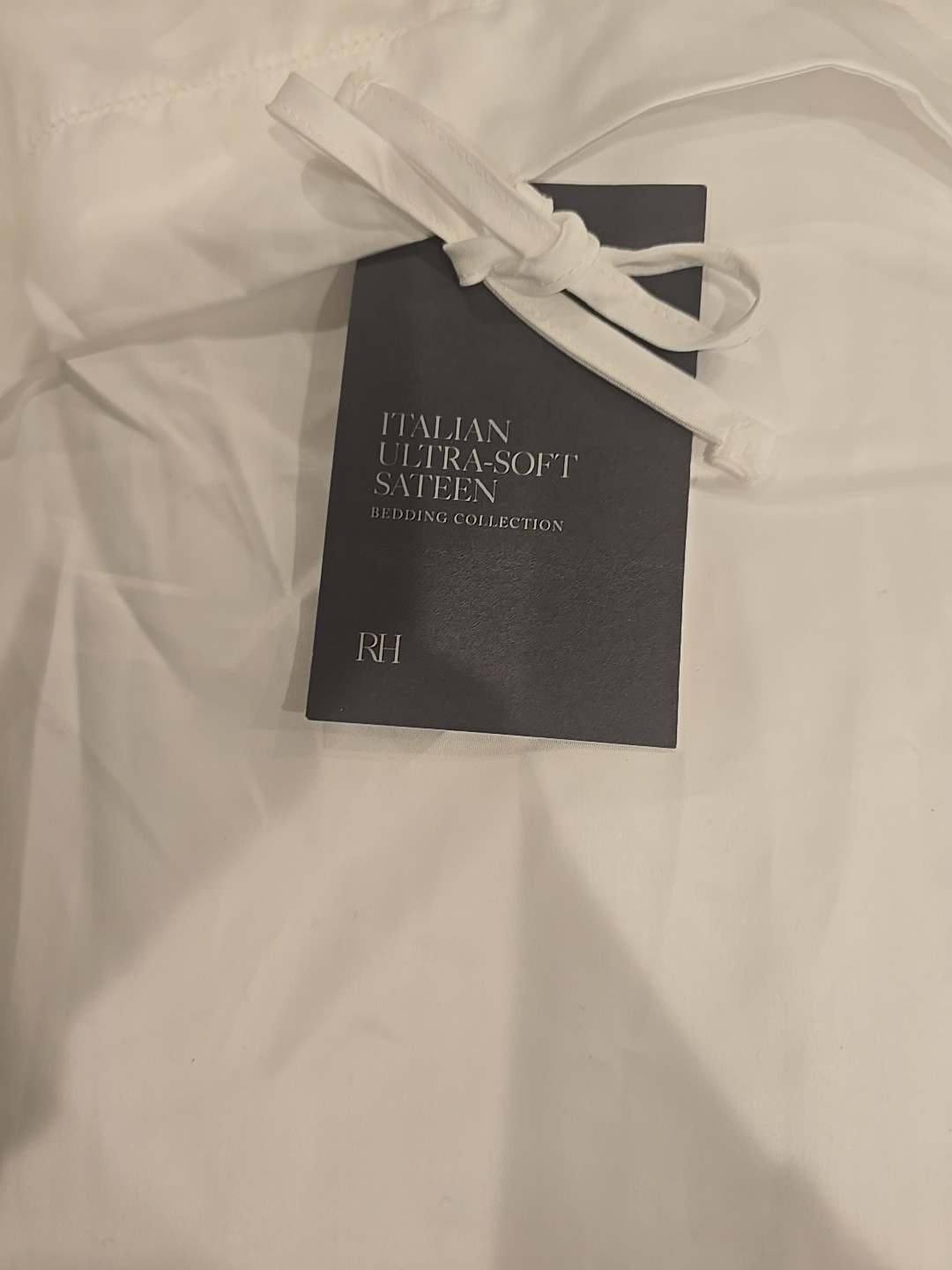 Restoration Hardware Italian Ultra-Soft Sateen Duvet Cover -Full/ Queen White gallery