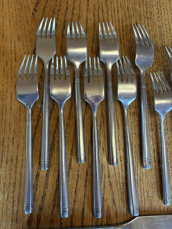 Hampton Silversmith Ritz Satin Stainless Flatware Forks Knives Silverware Lot 18 gallery