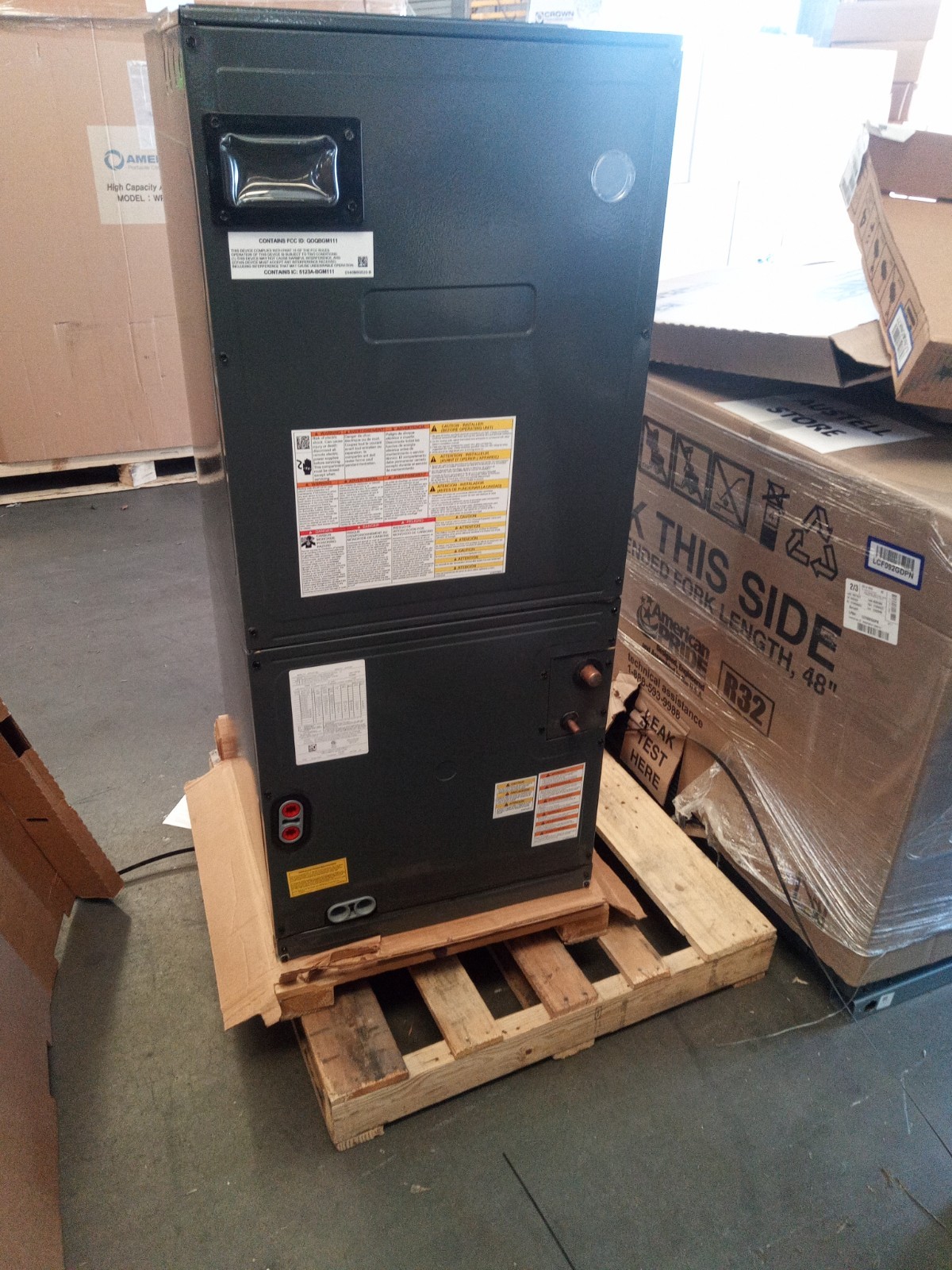 Goodman 3 TON Multi-Positional Air Handling Unit, AVPTC39C14, Scratch & Dent gallery