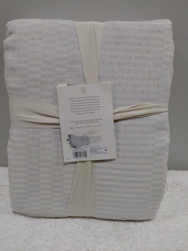 Threshold Full/Queen Chenille Jacquard Blanket Geo Gray gallery