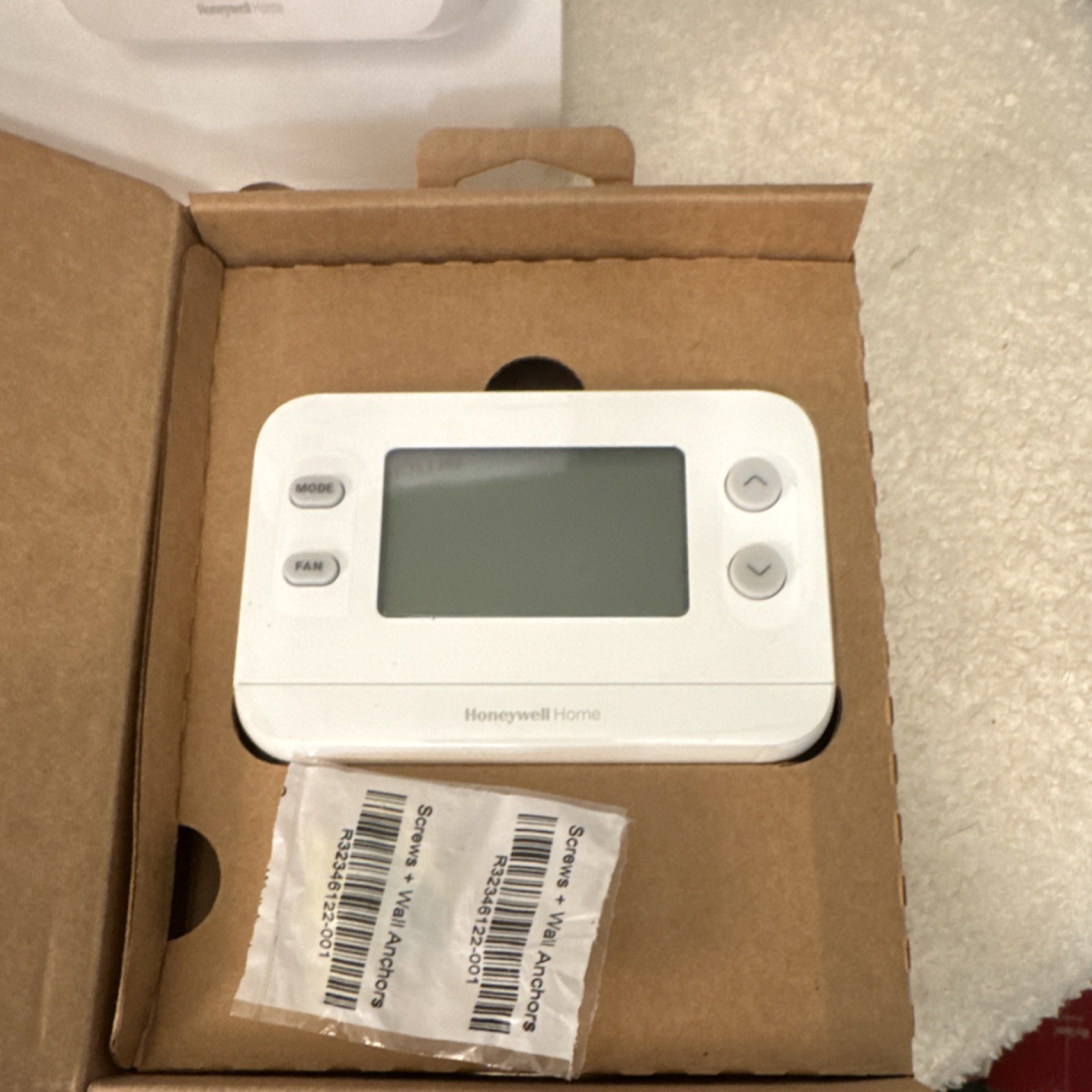 Honeywell Home X1N Non-Programmable Thermostat RTH11B Digital 1 Heat 1 Cool gallery