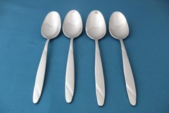 Oneida RISOTTO Place Oval Soup Spoons (Set of 4) Indonesia NEW 6 7/8″