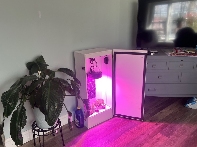 Ghost Cabinet Super Deluxe Hydroponic Grow Box gallery