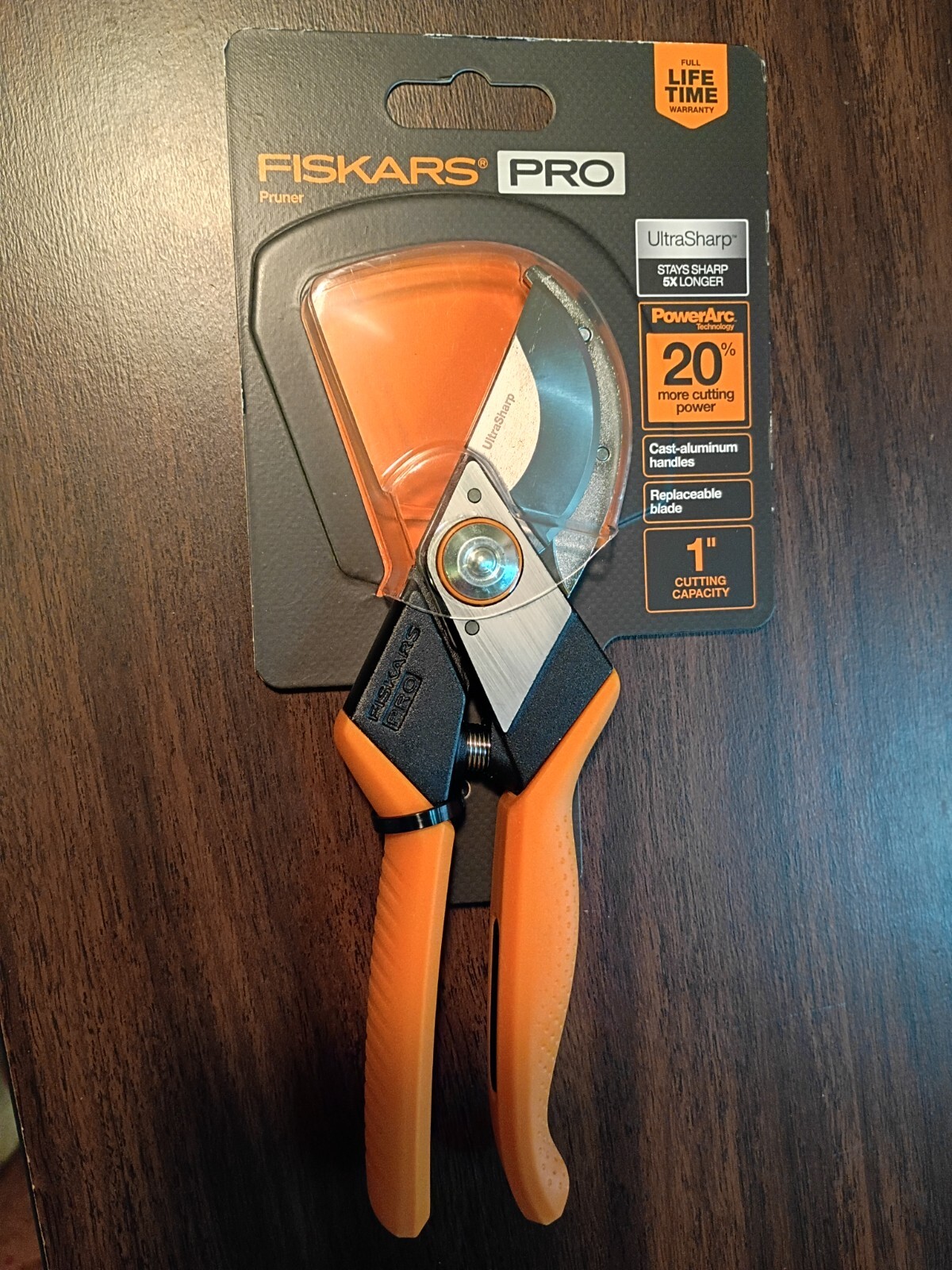 Fiskars Pro 1" cutting capacity pruner gallery