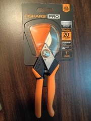 Fiskars Pro 1″ cutting capacity pruner