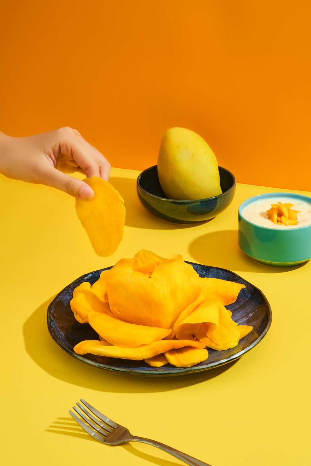 Soft Dried Mango & Pineapple Chewy Snack – 2 Pack 300g (21.2oz) – Madam Hong gallery