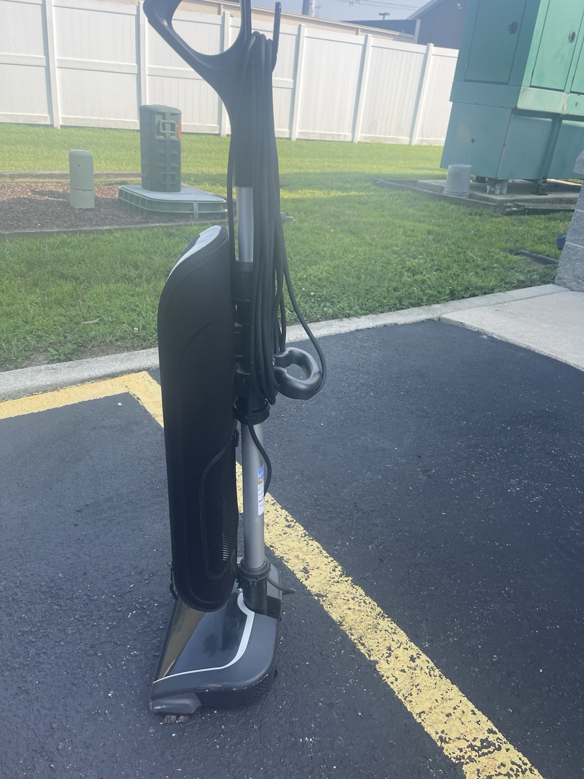 Oreck Elevate Command Bagged Vacuum Cleaner UK30200 gallery