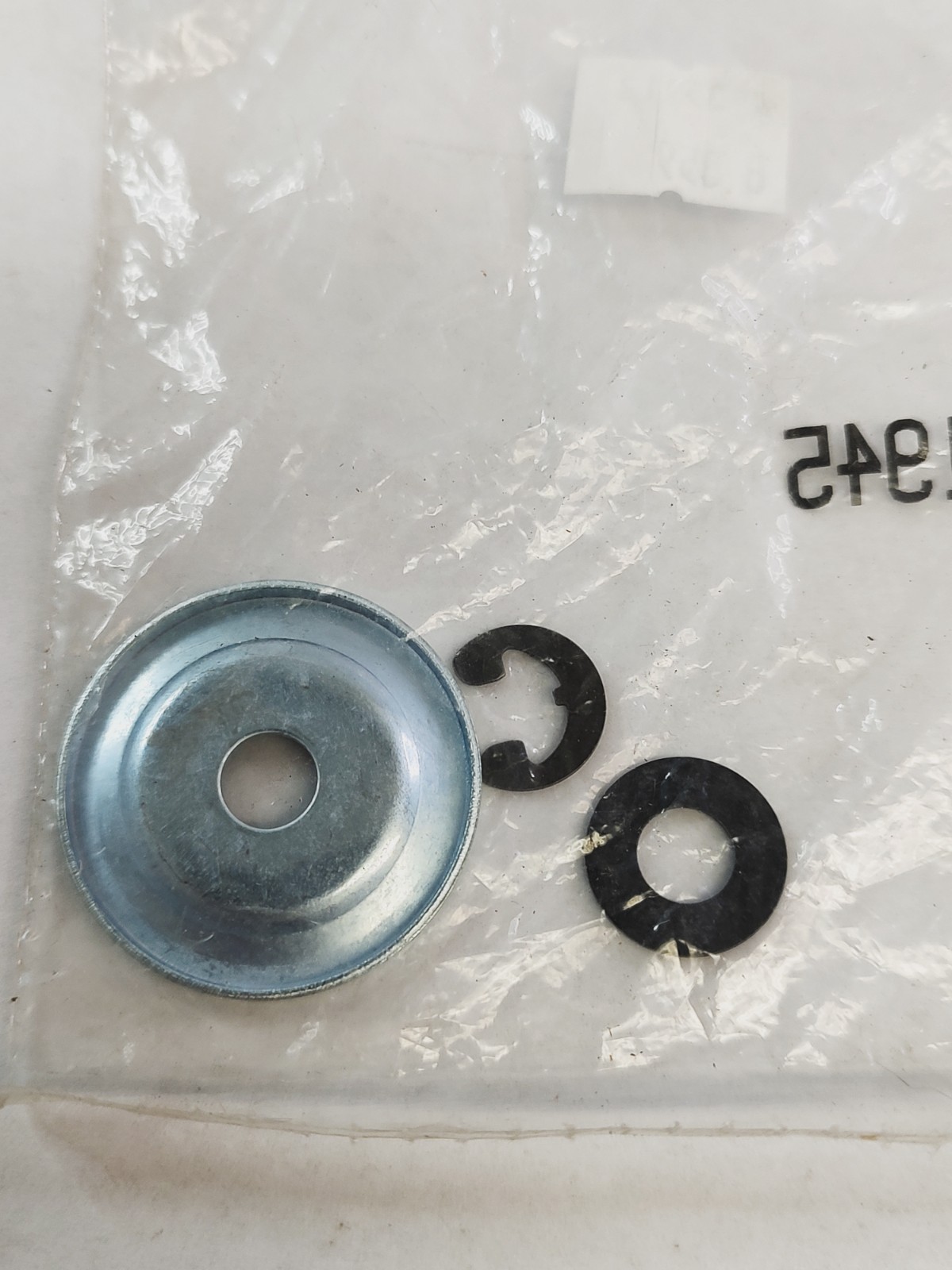 Husqvarna 530071945 Clutch Retainer Kit NOS gallery