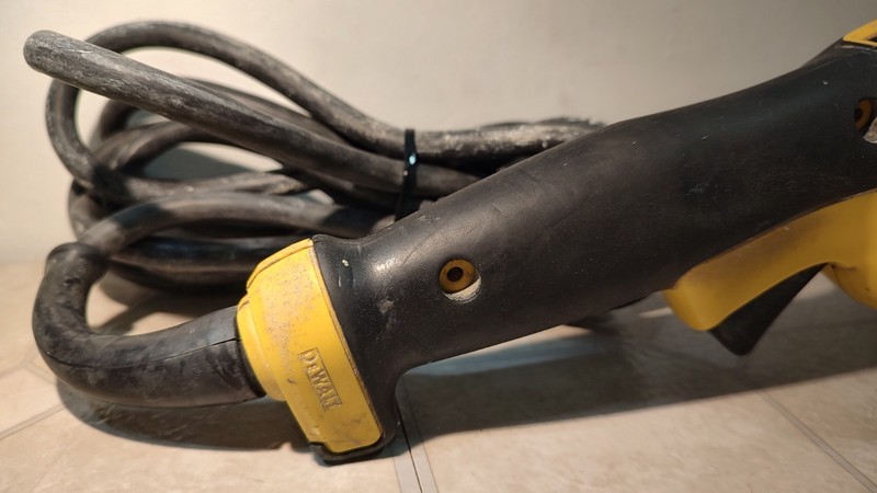 DEWALT Buffer Polisher Bundle 7”-9” Variable Speed 0-3,500 RPM DWP849X (Video) gallery