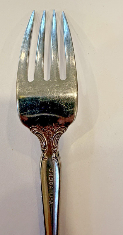 Oneida Community Stainless Brahms Replacement Dinner Fork 7 1/4" gallery