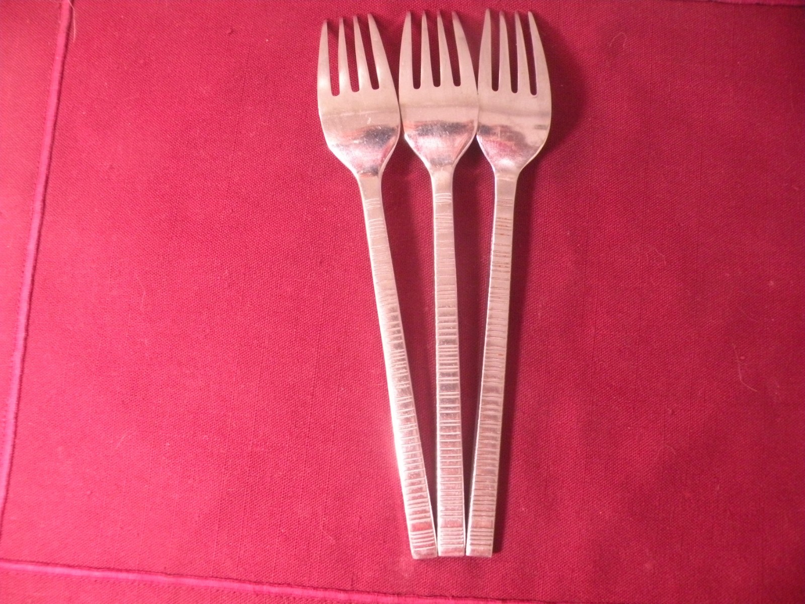 Set Of 3 Dinner Forks Azur Hampton silversmiths Stainless Steel flatware 8" gallery